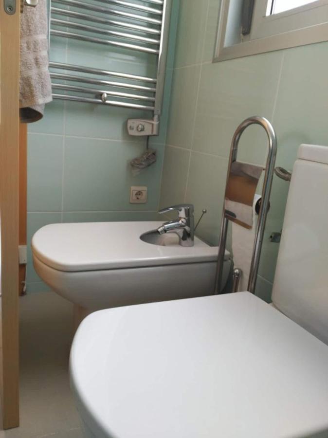 Stylish Flat, 2 Bathrooms And Swimming Pool, Next To The Beach! سان أدريان دي بيزوس المظهر الخارجي الصورة